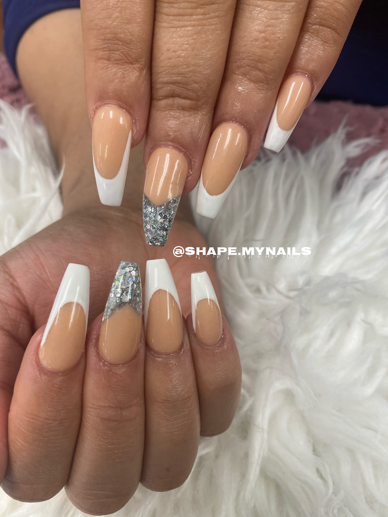 Regal Nails logo